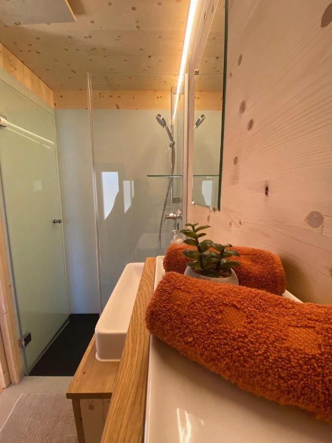 Unique Tiny Eco Lodges With Gorgeous Views To Jungfrau Massiv Interlaken Bagian luar foto